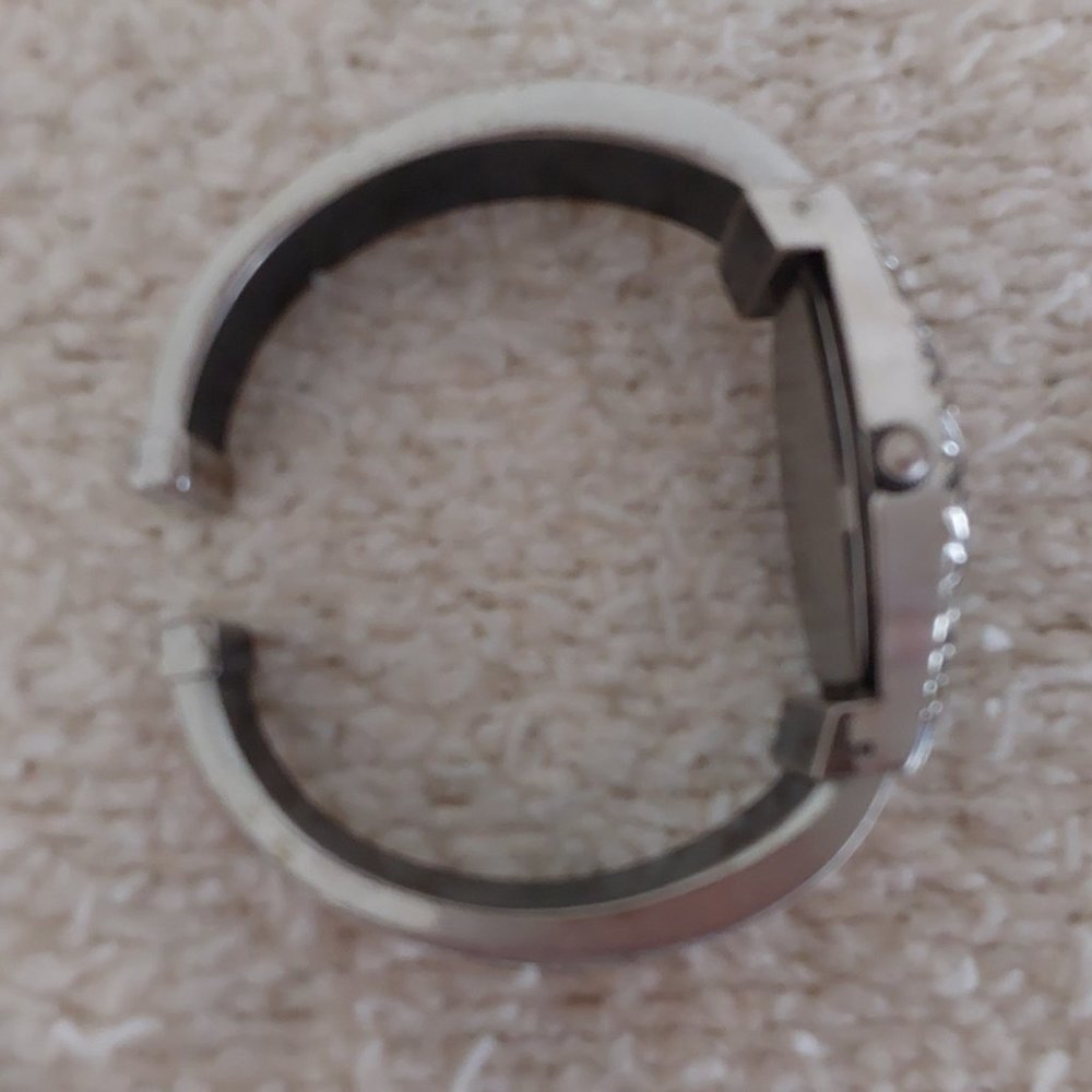 Silvertone Sw Pattern Hinged Bracelet Cuff Quartz… - image 5